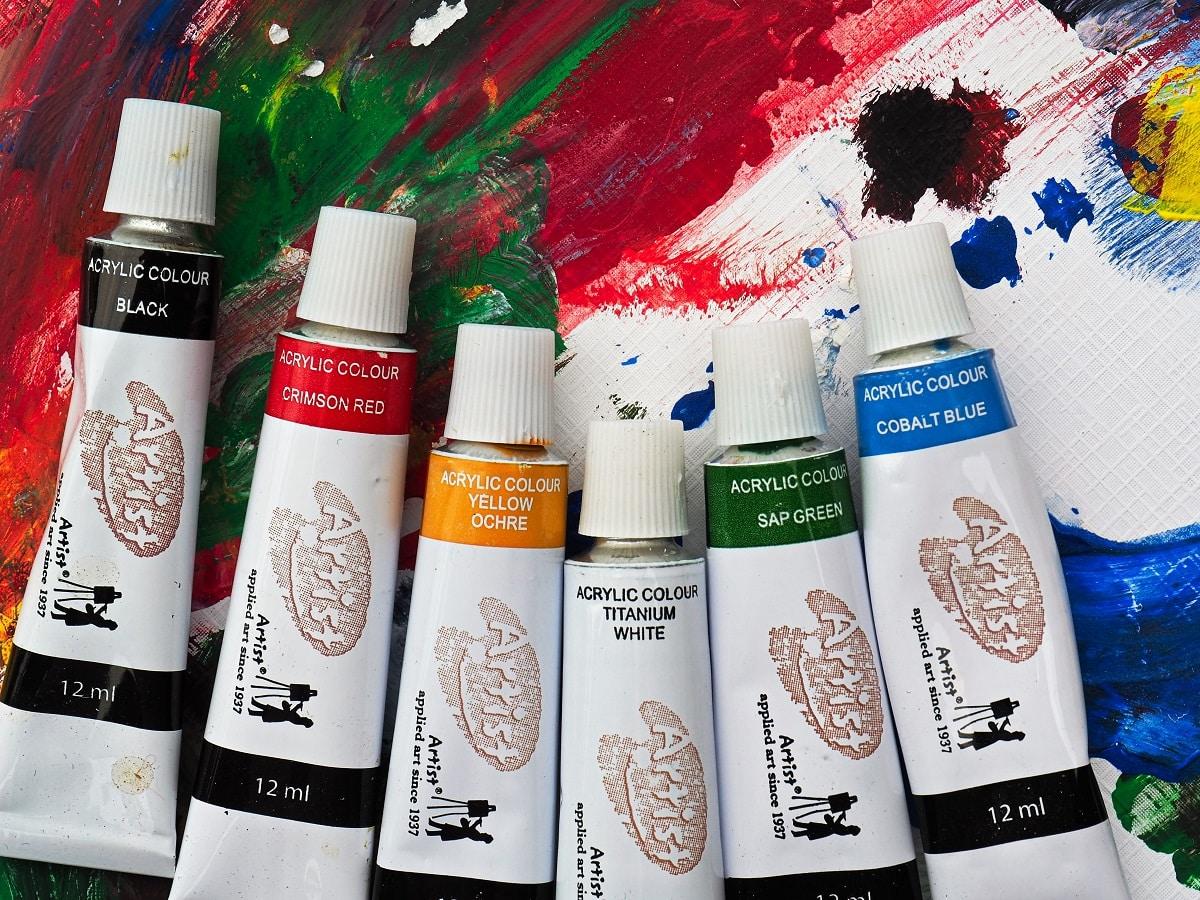 What is the easiest way to make acrylic paint dry faster