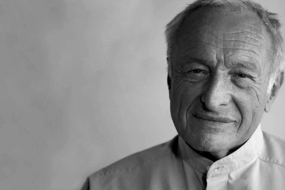 "my architecture tends to be legible, light and flexible. You can read it. You look at a building, and you can see how it is constructed. I put the structure outside. " richard rogers