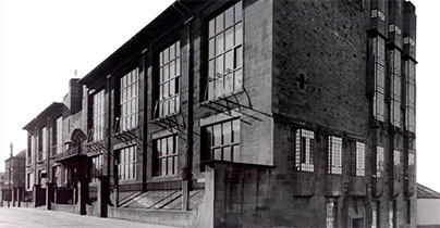Front (north) facade, glasgow school of art - charles rennie mackintosh