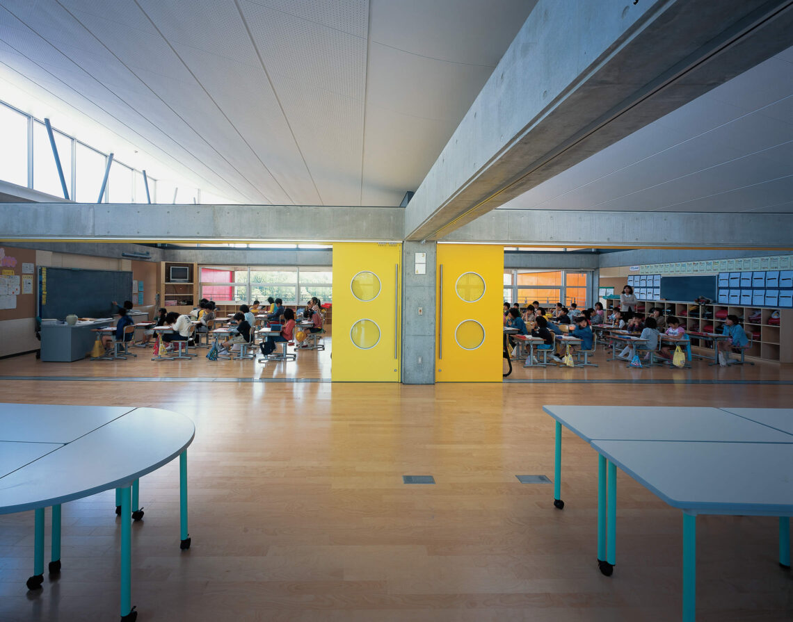 Interior, minami yamashiro elementary school - rogers stirk harbour + partners - © rogers stirk harbour + partners