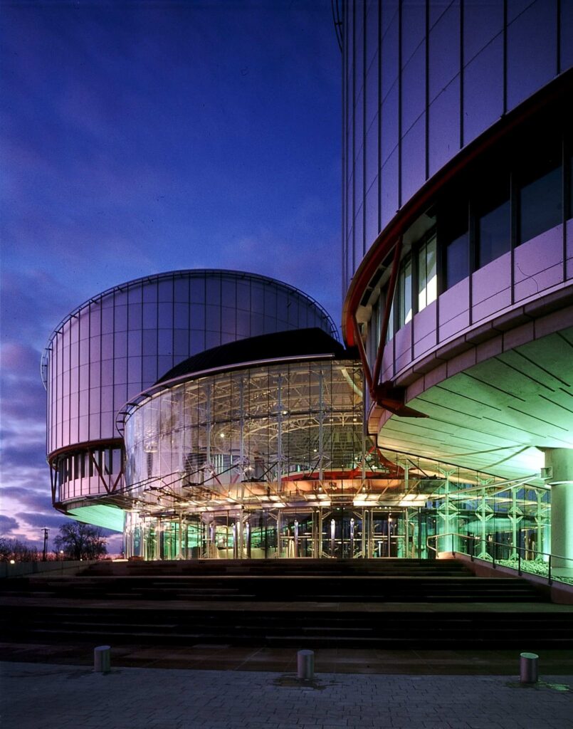 Night view, european court of human rights - rogers stirk harbour + partners - ©rshp