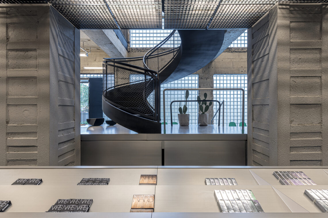 Harmay beijing flagship store / aim architecture