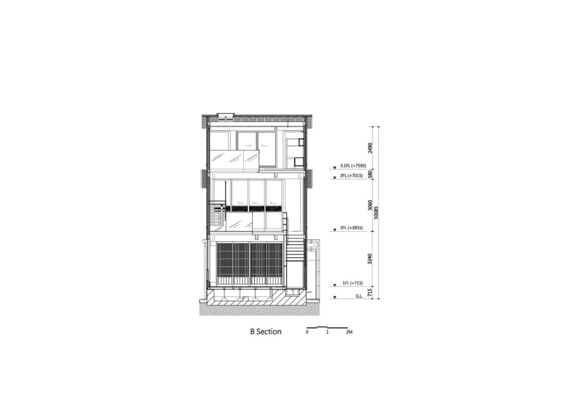 The House in Between Small and Large / Nameless Tree Design