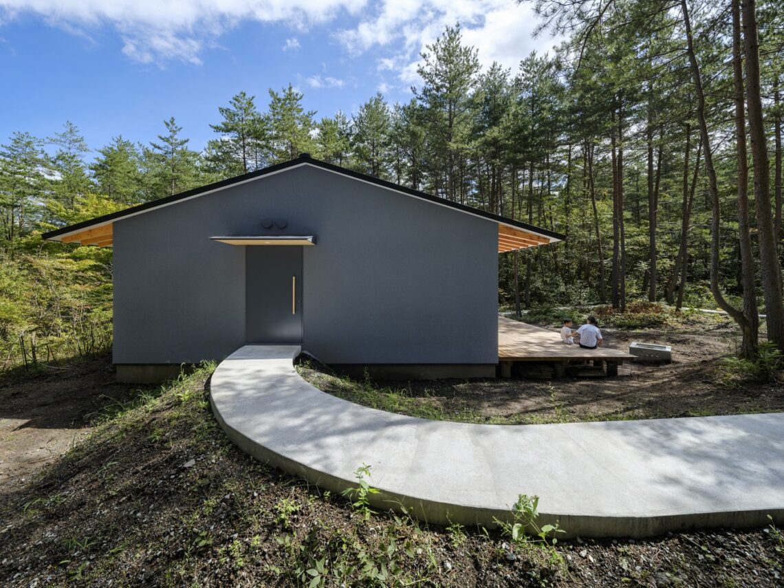 A home around the forest / ysla architects