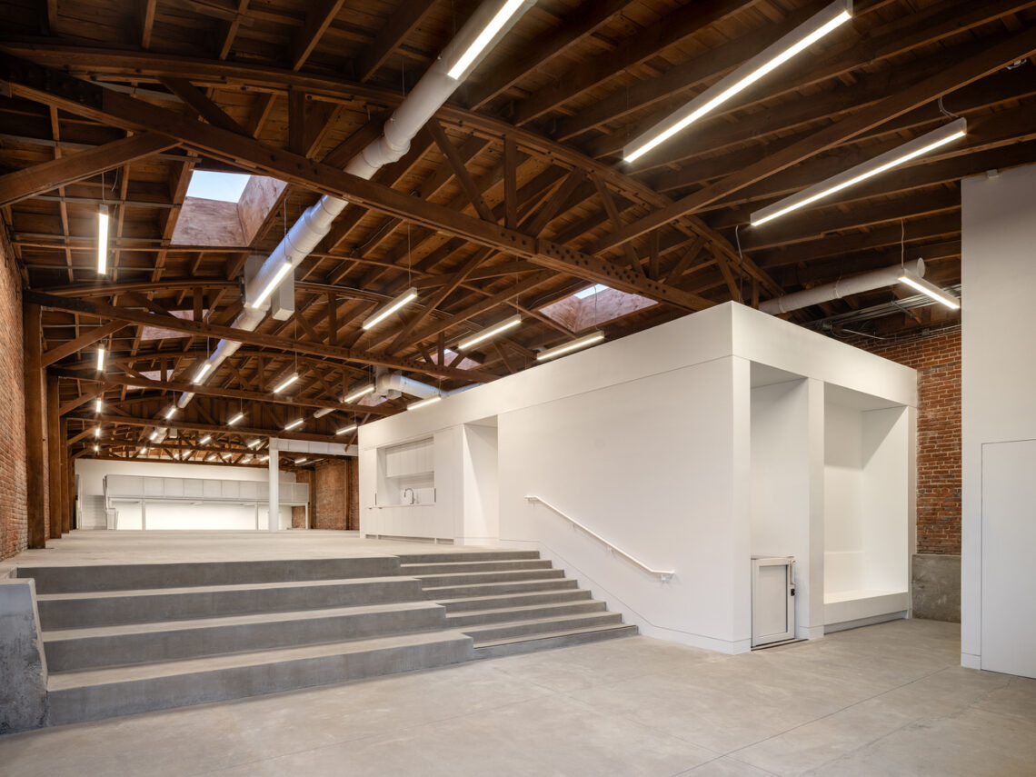 Arts district warehouse / sheft farrace