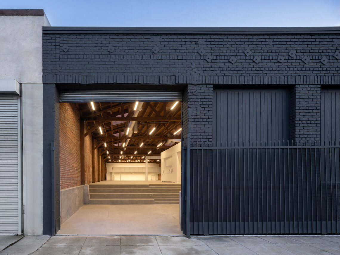 Arts district warehouse / sheft farrace