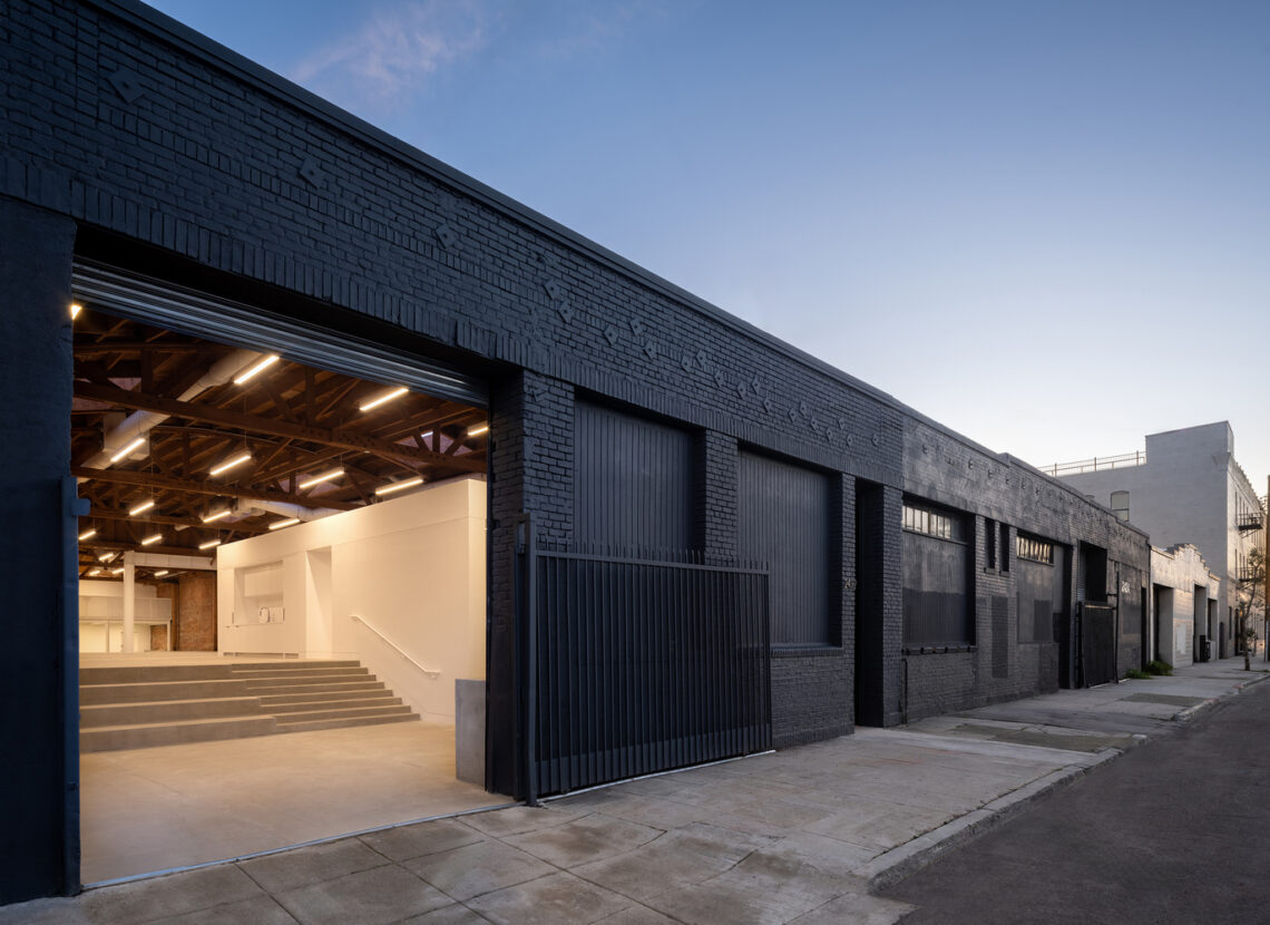 Arts district warehouse / sheft farrace