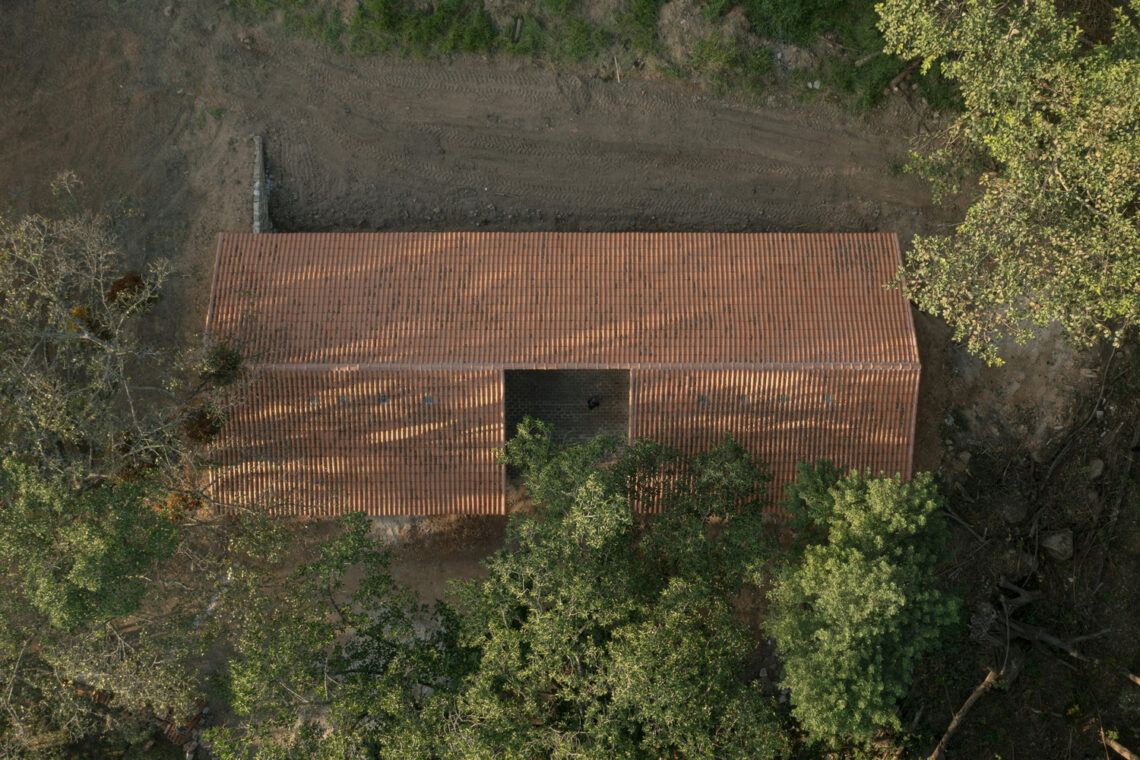 House in ruins / messina | rivas