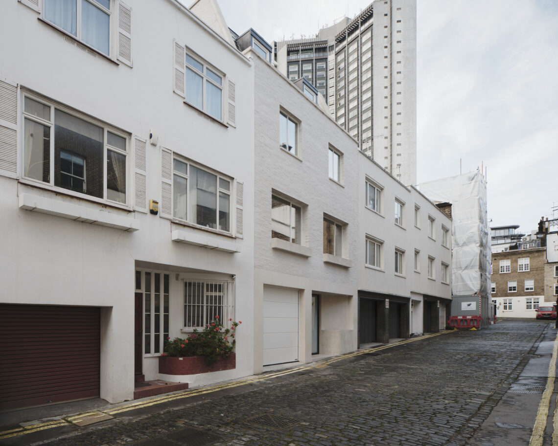 Market Mews House / Ampuero Yutronic