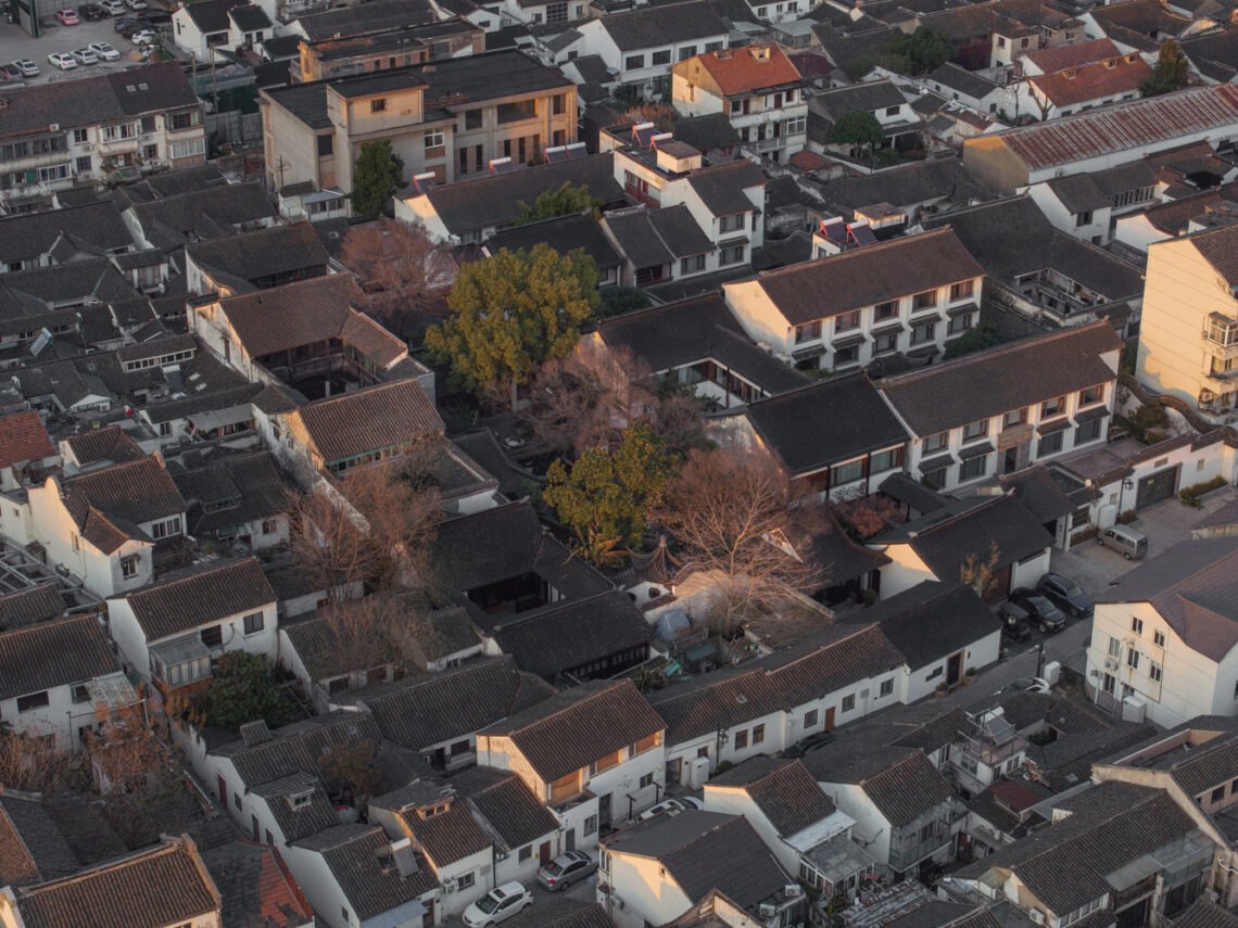 Jiangnan house changyuan in suzhou / atelier deshaus