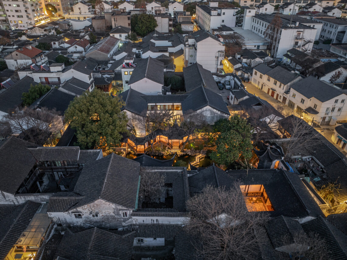 Jiangnan house changyuan in suzhou / atelier deshaus