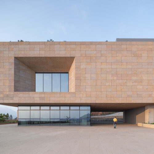 Daya bay nuclear power science and technology museum / e+uv architecture + huayi design