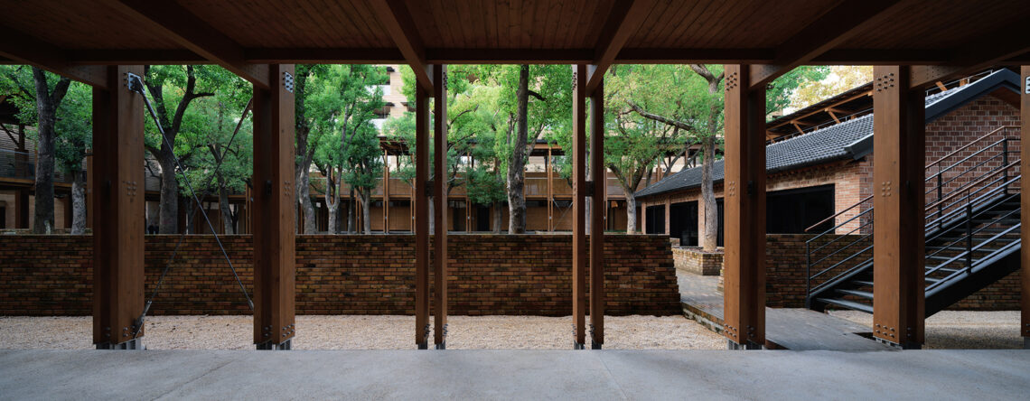 Jingyang camphor court / vector architects