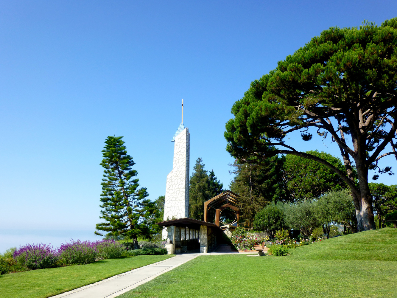 Wayfarers chapel by lloyd wright to be disassembled due to landslide risk