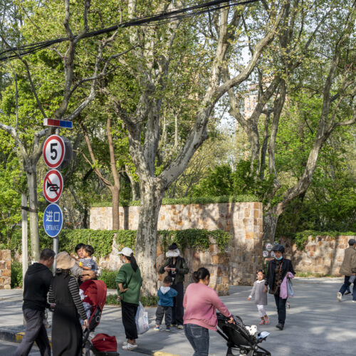 Renovation of peace parks gate 6 / atelier z+