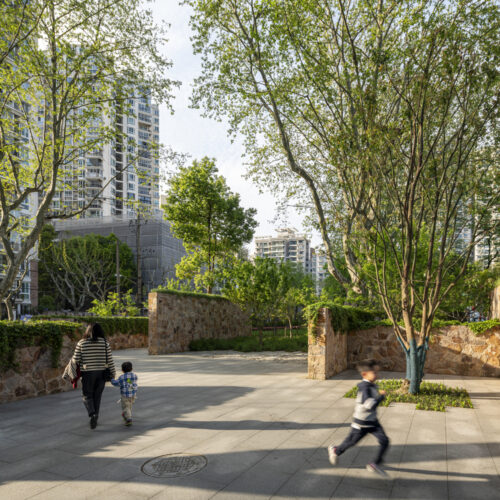 Renovation of peace parks gate 6 / atelier z+