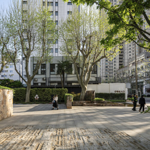 Renovation of peace parks gate 6 / atelier z+