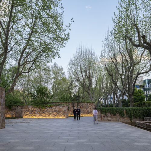 Renovation of peace parks gate 6 / atelier z+