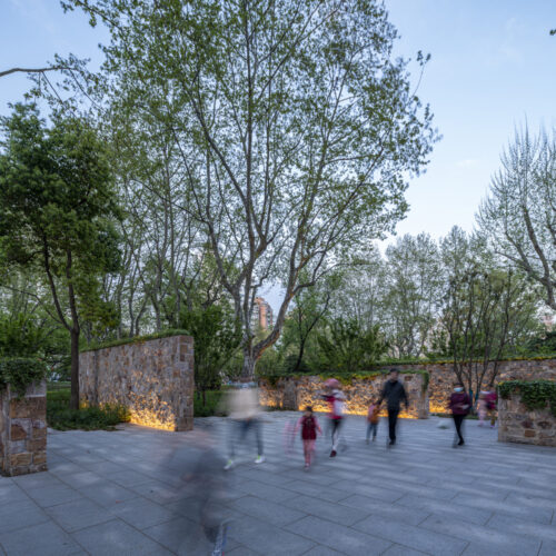 Renovation of peace parks gate 6 / atelier z+