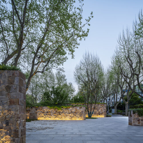 Renovation of peace parks gate 6 / atelier z+