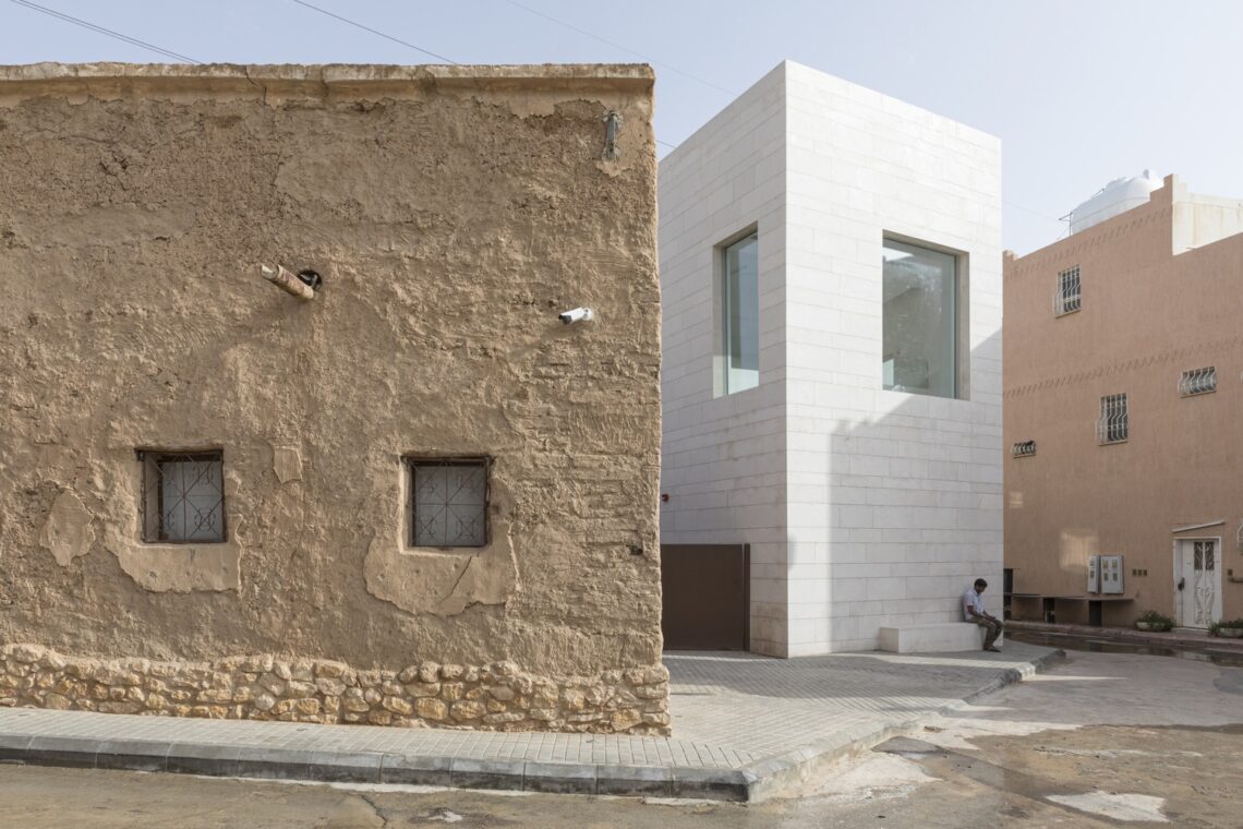 Shamalat cultural center / syn architects