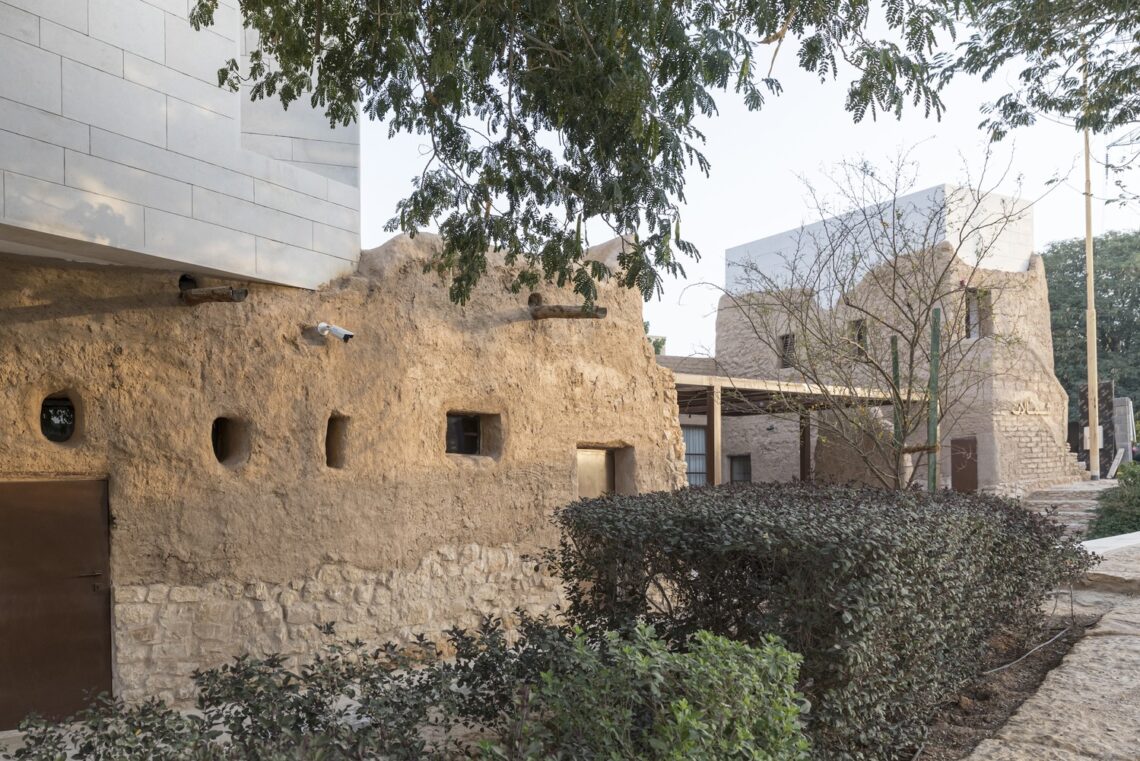 Shamalat cultural center / syn architects