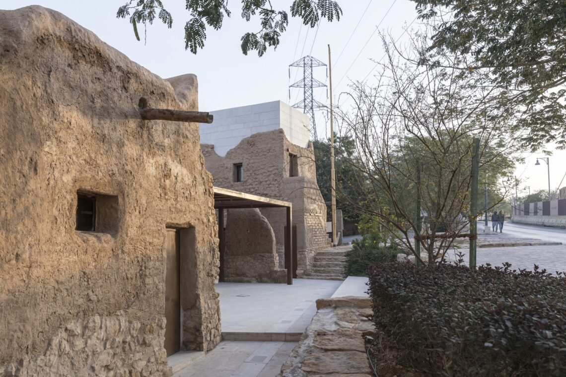 Shamalat cultural center / syn architects