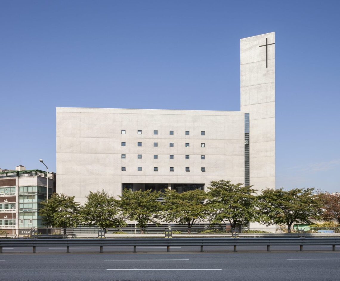 Erum church / lee eunseok + atelier koma