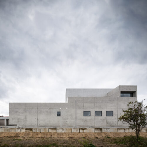 Tranquil House / FORM/Kouichi Kimura Architects