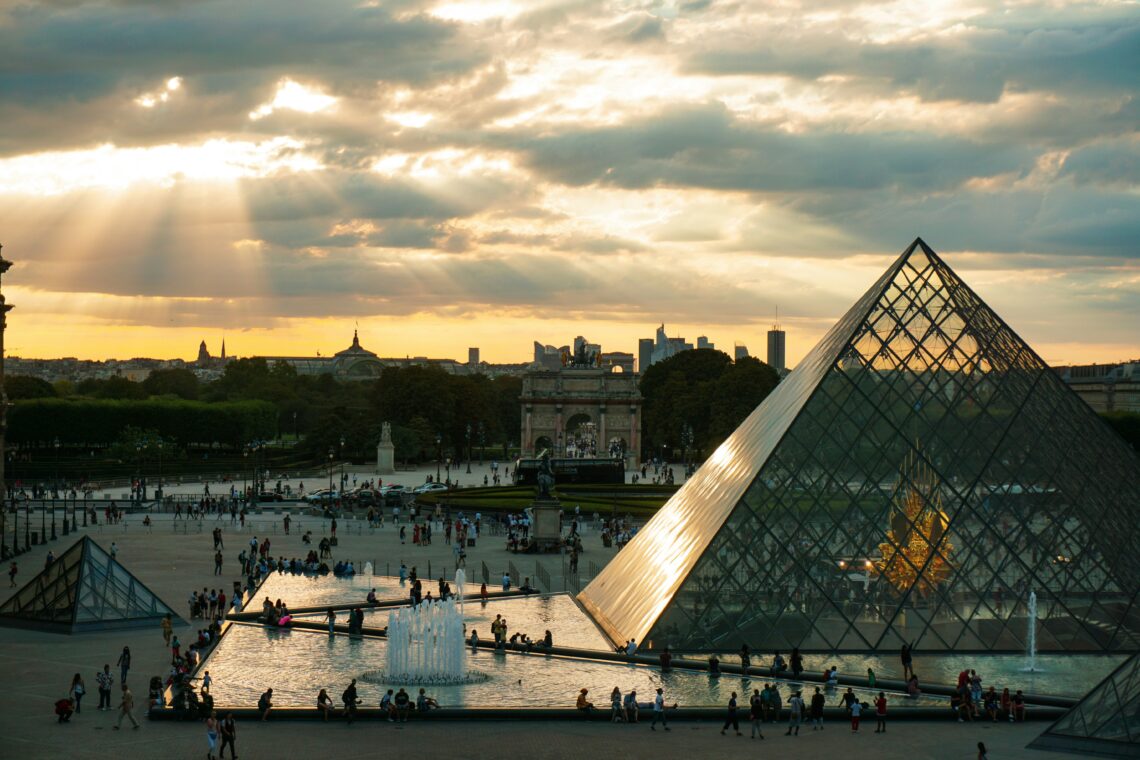 Aerial view, the louvre pyramid, paris - i. M. Pei - © alexander kagan