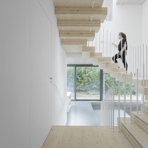 Cork screw house / rundzwei architekten