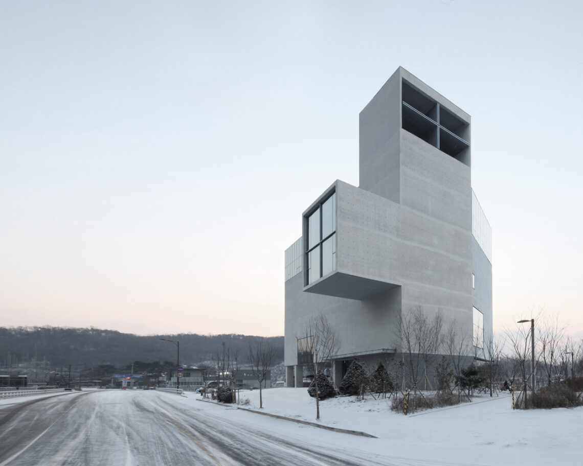 RW Concrete Church / NAMELESS Architecture