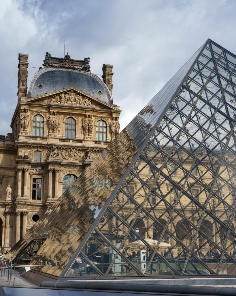 The louvre pyramid, paris - i. M. Pei - © fatih turan