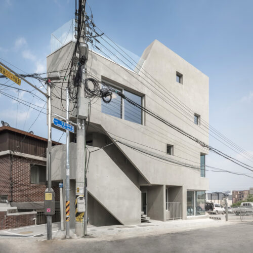 Slit house / architects h2l