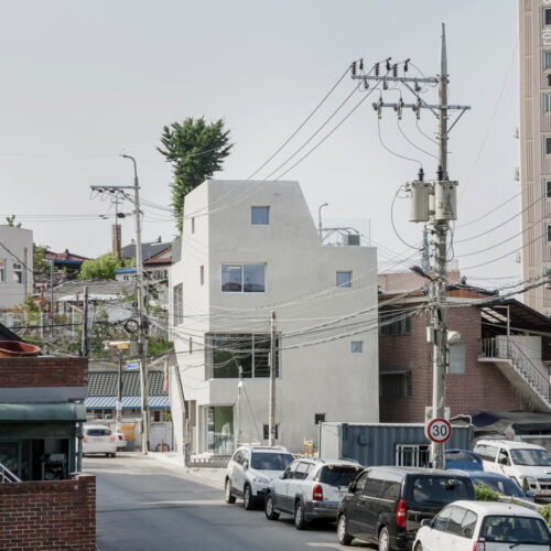 Slit house / architects h2l