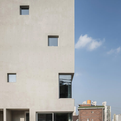 Slit house / architects h2l