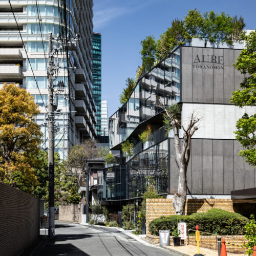 Aube toranomon residential building / ethnos