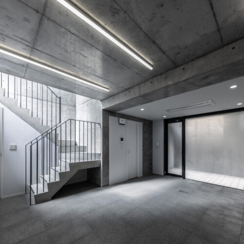 Aube toranomon residential building / ethnos