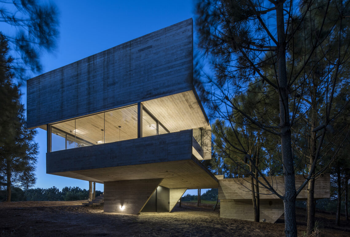 House in the trees / luciano kruk