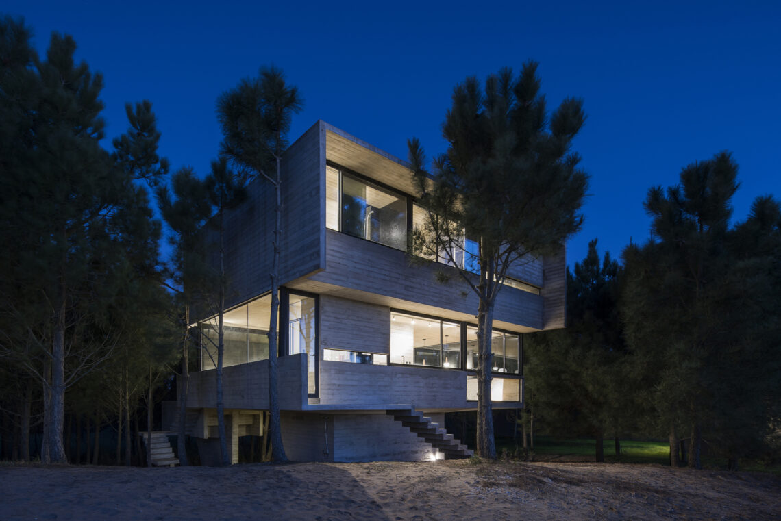 House in the trees / luciano kruk