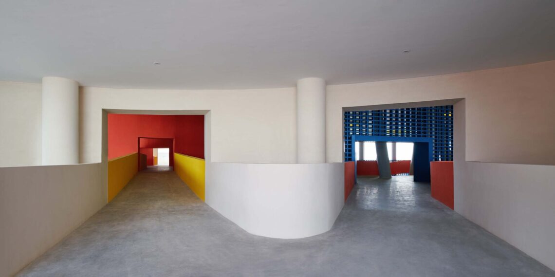 Haikou jiangdong huandao experimental school / tao (trace architecture office)