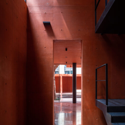 Red box exhibition center / mix architecture