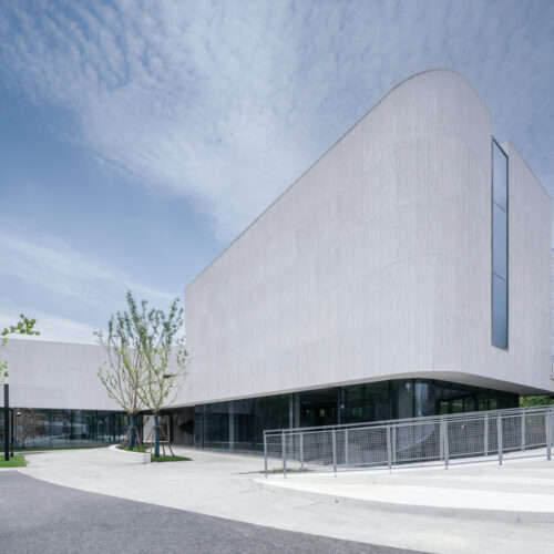 Shanghai's new horizon high land park & civic center / urban architecture