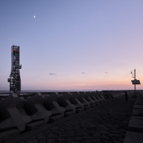 Twisting tower and spiral station / hcch studio