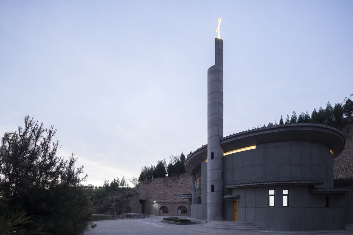 Liulin catholic church / leeko studio