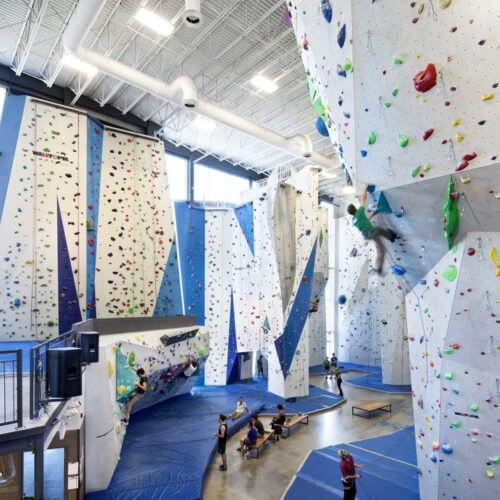 Allez up rock climbing gym / smith vigeant architectes