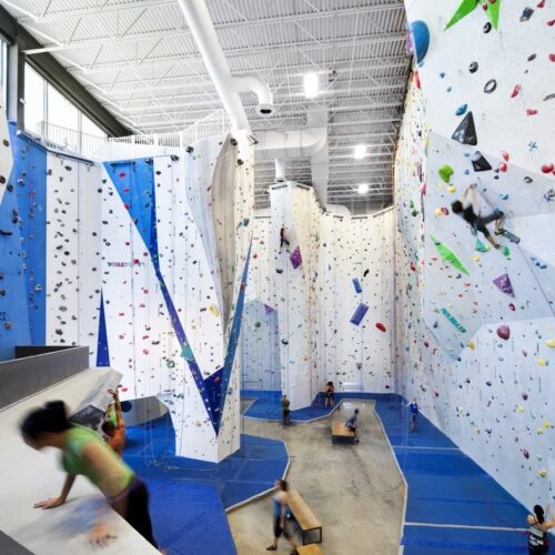 Allez up rock climbing gym / smith vigeant architectes