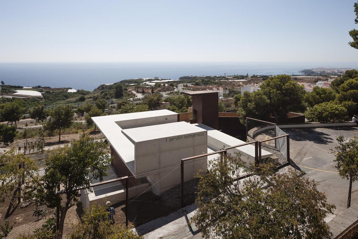 Botanical garden in nerja / ismo arquitectura