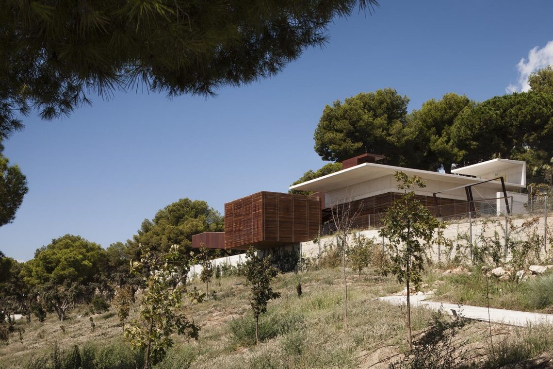 Botanical garden in nerja / ismo arquitectura