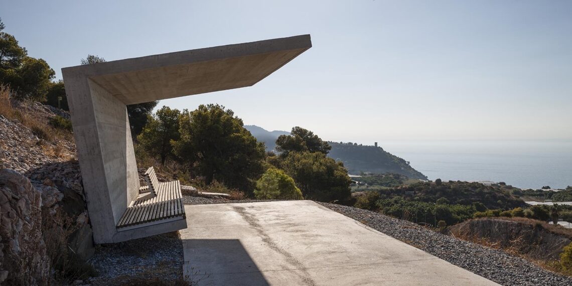 Botanical garden in nerja / ismo arquitectura